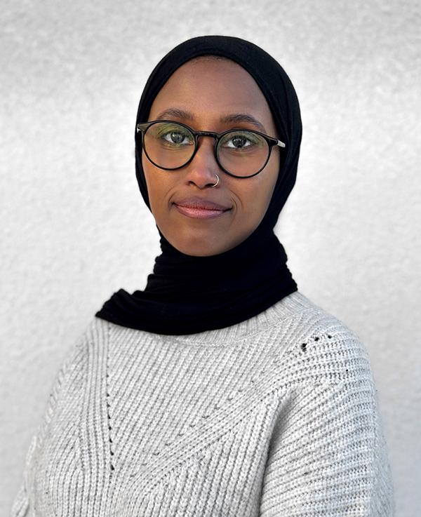 Halima, anställd Svenska med baby.